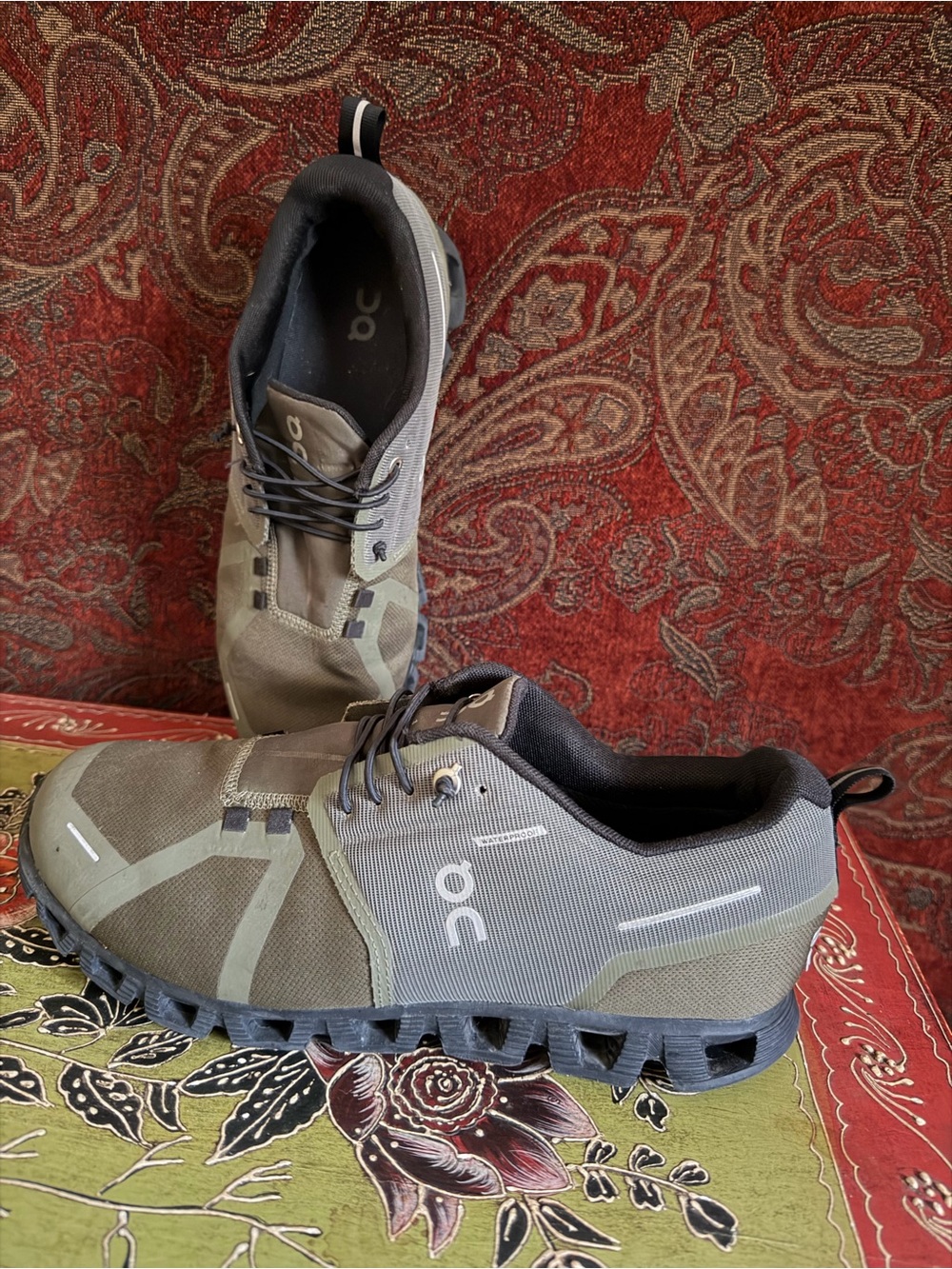 On Running Men's Cloudvista Trail Shoes in Olive Worn Once